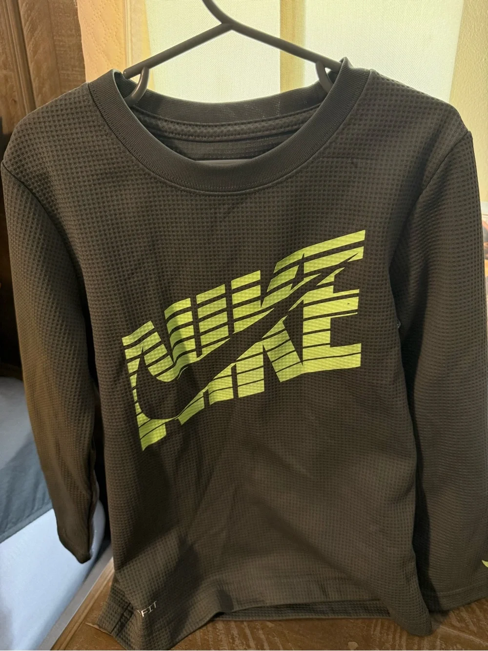 Nike and Under Armor boys lot 20 pieces